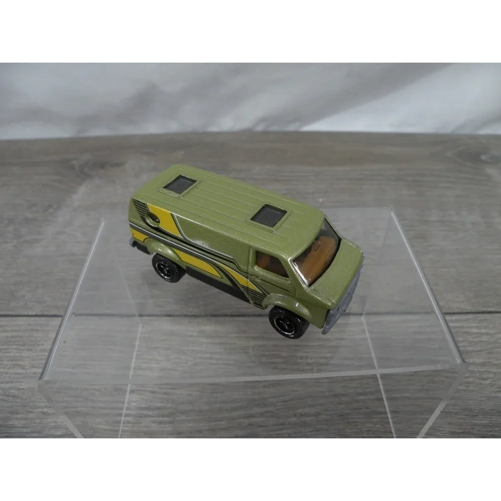 Matchbox 2006 Chevy Van MB709 Green Yellow Stripes 1974 Chevrolet Diecast Toy